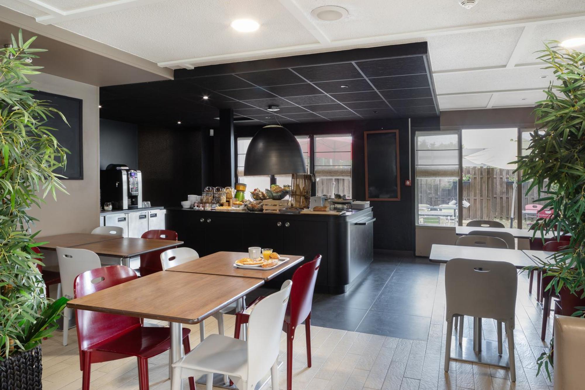 Hotel Morangis Orly Екстер'єр фото